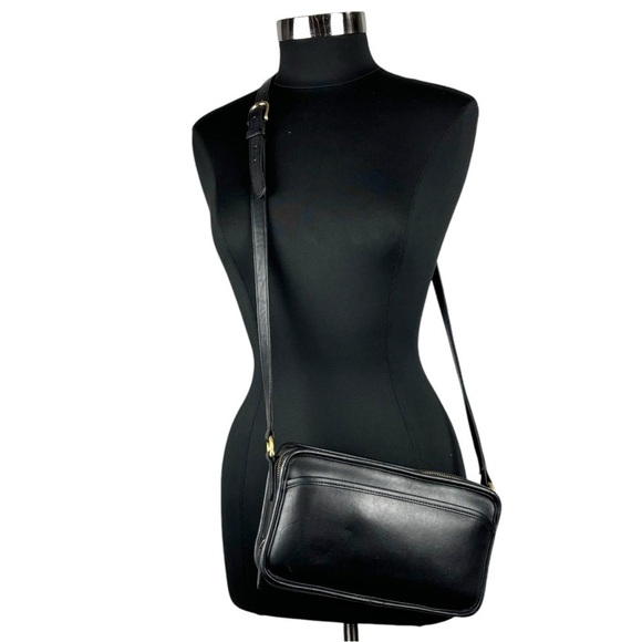 COACH 9974 MULTI ZIP SWINGPACK 90S 1995 BLACK GLOVETANNED LEATHER CROSSBODY BAG - Picture 2 of 13